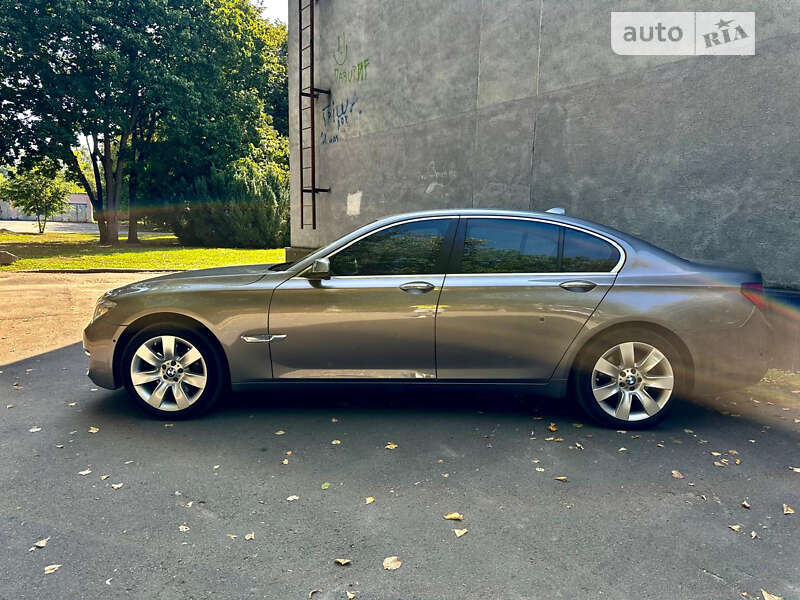 Седан BMW 7 Series 2014 в Шепетівці
