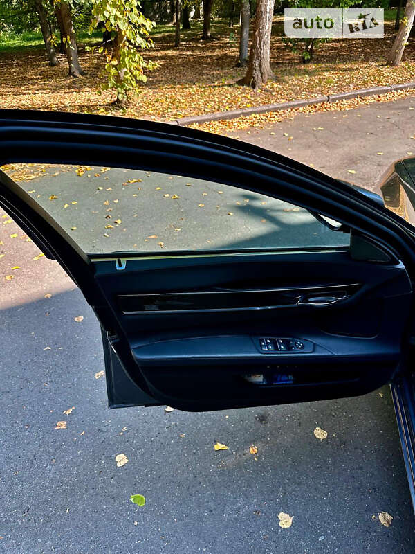 Седан BMW 7 Series 2014 в Шепетівці