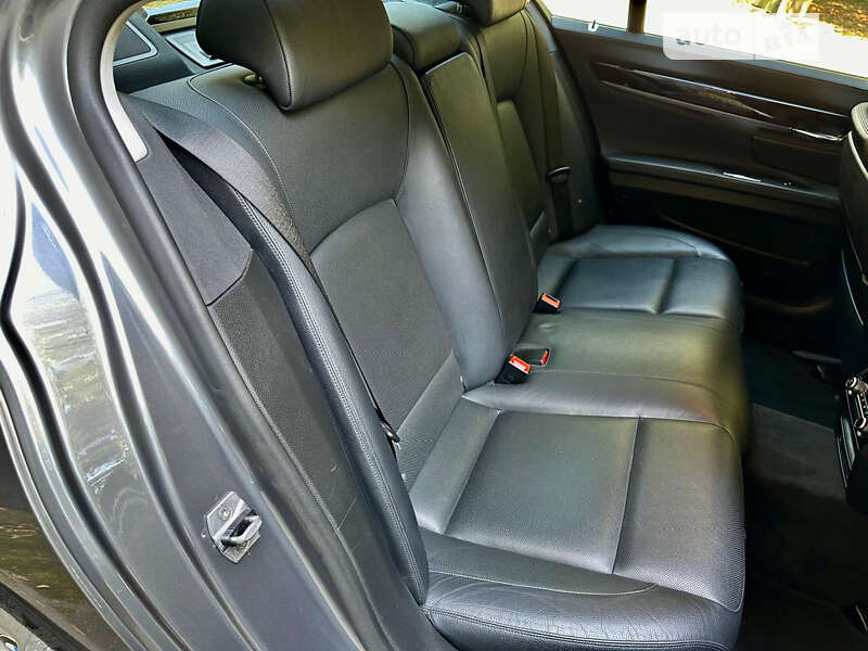 Седан BMW 7 Series 2014 в Шепетівці