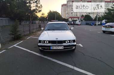 Седан BMW 7 Series 1991 в Одессе