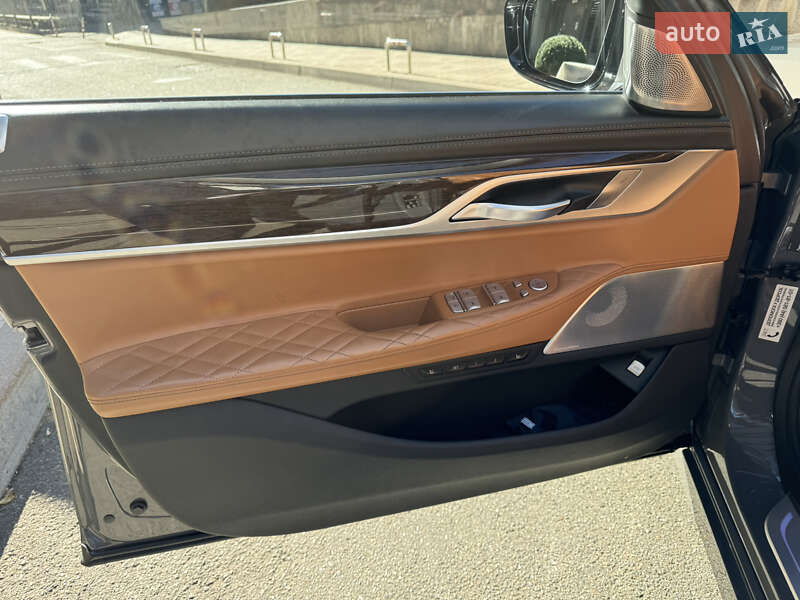 Седан BMW 7 Series 2019 в Чернівцях