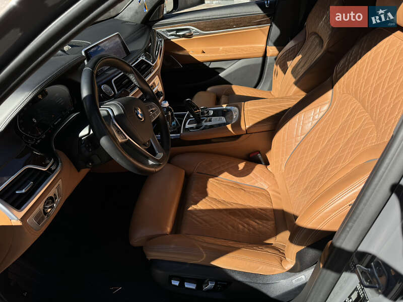 Седан BMW 7 Series 2019 в Чернівцях