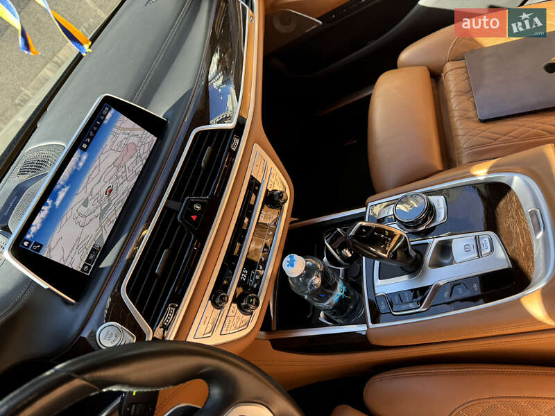 Седан BMW 7 Series 2019 в Чернівцях