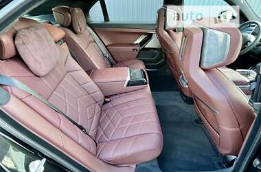 Седан BMW 7 Series 2024 в Києві