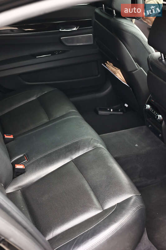 Седан BMW 7 Series 2012 в Одессе