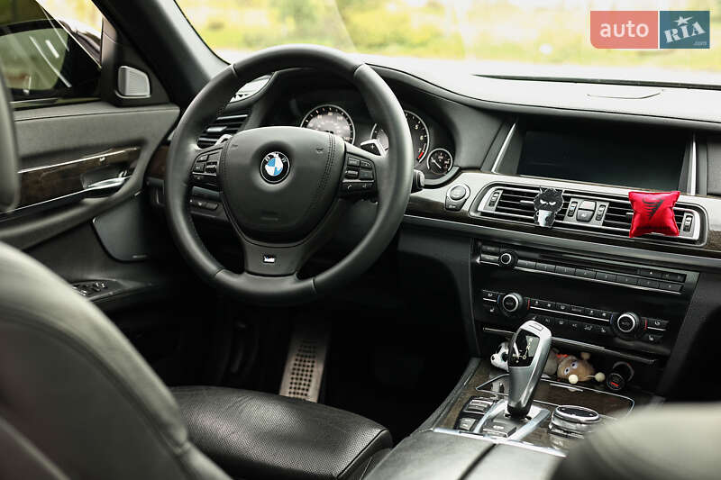 Седан BMW 7 Series 2012 в Одессе