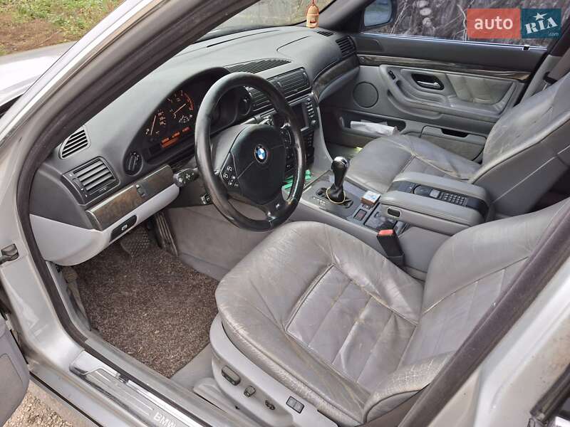 Седан BMW 7 Series 2001 в Хмельницькому