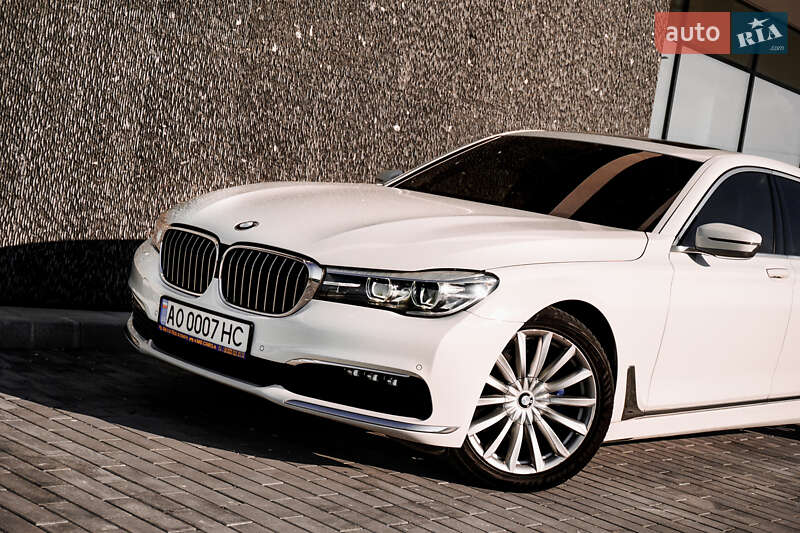 Седан BMW 7 Series 2016 в 