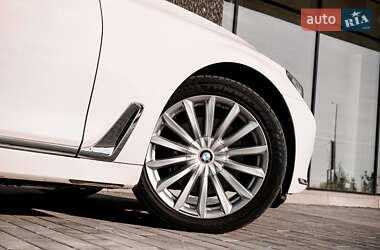 Седан BMW 7 Series 2016 в 