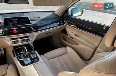 Седан BMW 7 Series 2016 в 