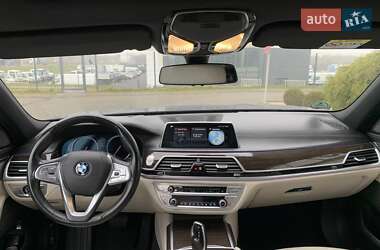 Седан BMW 7 Series 2018 в Львове