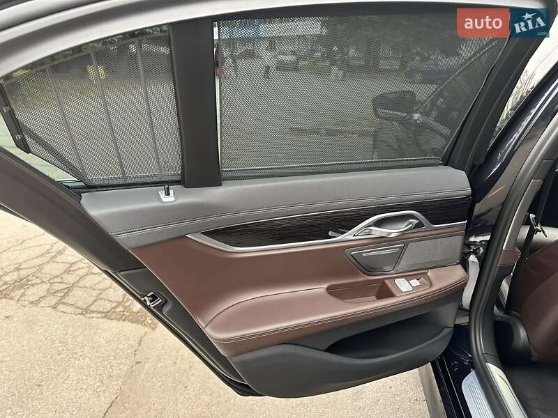 Седан BMW 7 Series 2017 в Виннице
