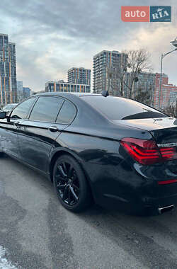 Седан BMW 7 Series 2012 в 