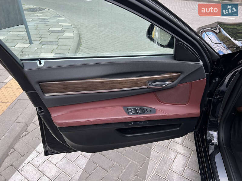 Седан BMW 7 Series 2015 в Львове