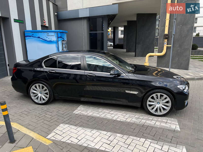Седан BMW 7 Series 2015 в Львове
