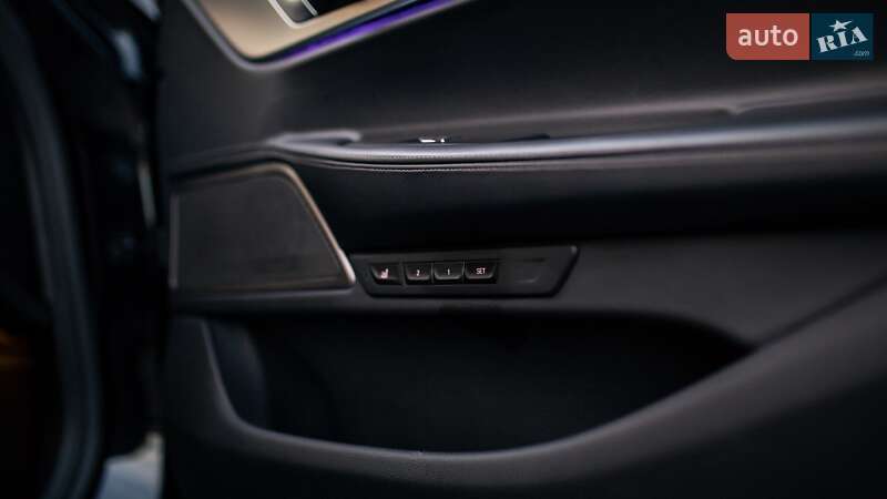 Седан BMW 7 Series 2021 в Чернівцях