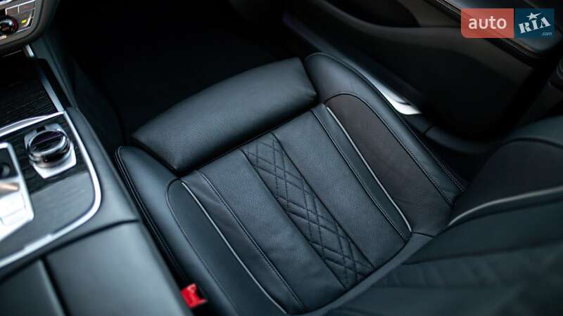 Седан BMW 7 Series 2021 в Чернівцях