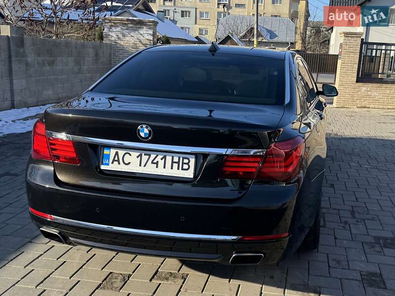 Седан BMW 7 Series 2014 в Черновцах