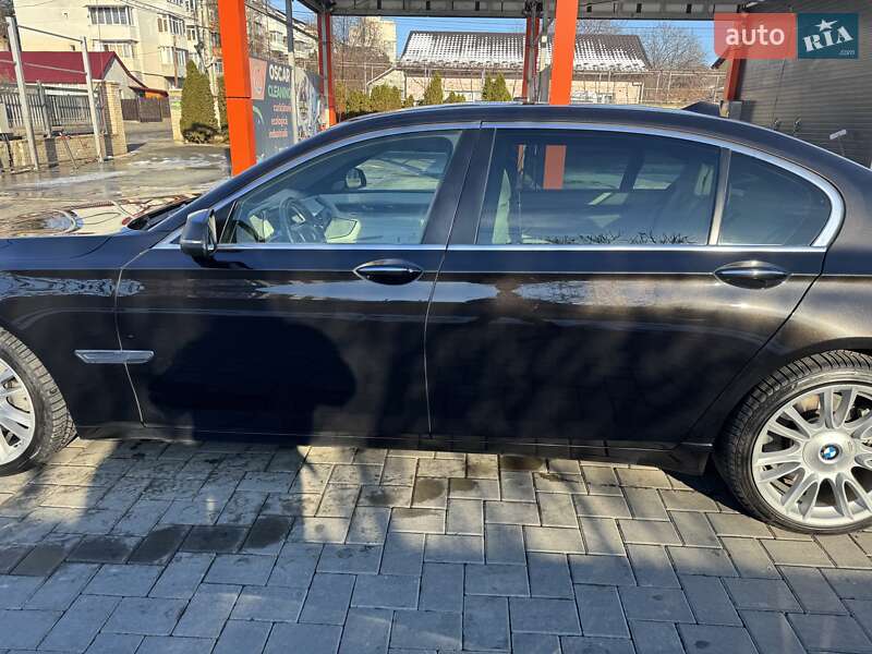 Седан BMW 7 Series 2014 в Черновцах