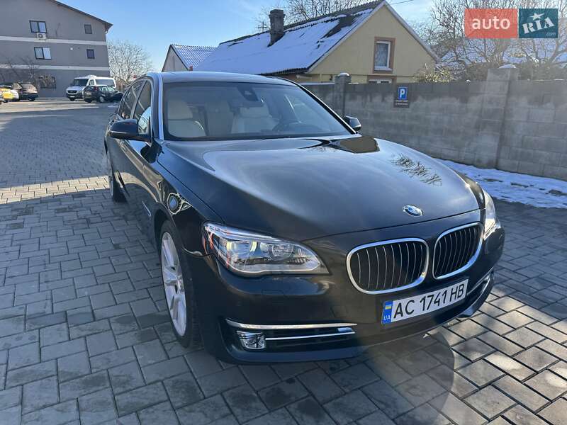 Седан BMW 7 Series 2014 в Черновцах