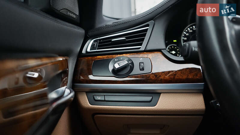 Седан BMW 7 Series 2014 в Львові