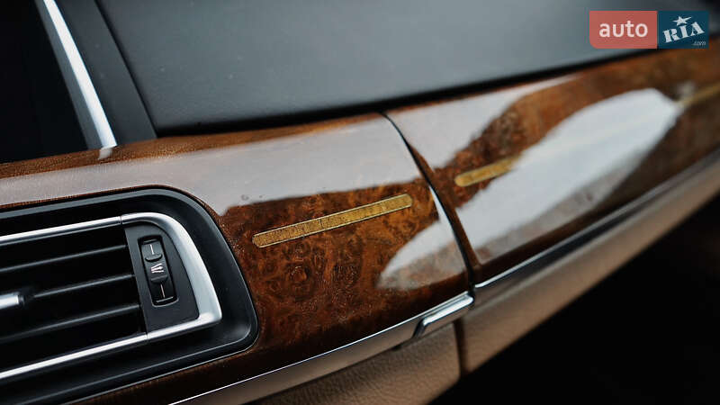 Седан BMW 7 Series 2014 в Львові