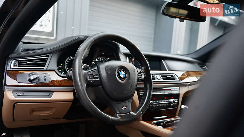 Седан BMW 7 Series 2014 в Львові