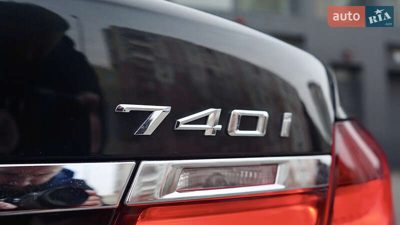 Седан BMW 7 Series 2014 в Львові