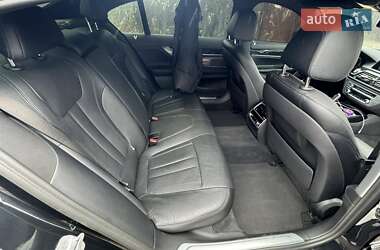 Седан BMW 7 Series 2016 в 