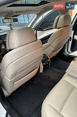 Седан BMW 7 Series 2010 в 