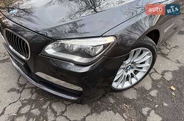 Седан BMW 7 Series 2014 в Львові