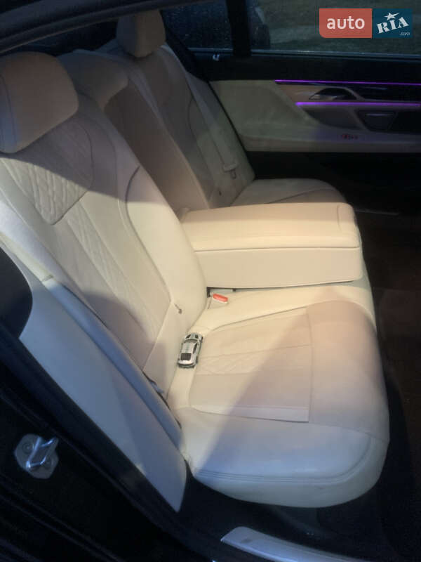 Седан BMW 7 Series 2016 в Києві