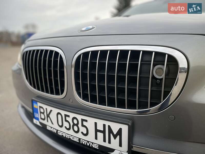 Седан BMW 7 Series 2010 в Ровно