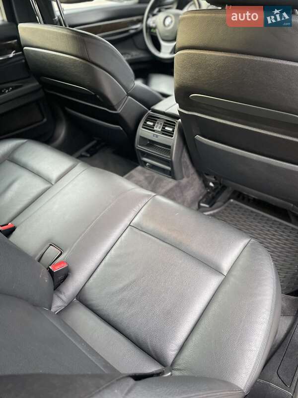 Седан BMW 7 Series 2010 в Ровно