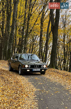 Седан BMW 7 Series 1982 в Хусті