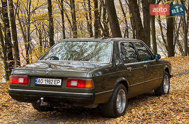 Седан BMW 7 Series 1982 в Хусті