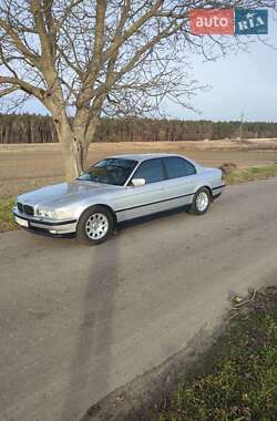 Седан BMW 7 Series 2000 в Рівному