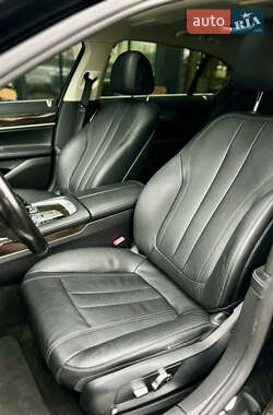Седан BMW 7 Series 2016 в 
