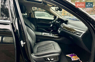 Седан BMW 7 Series 2016 в 