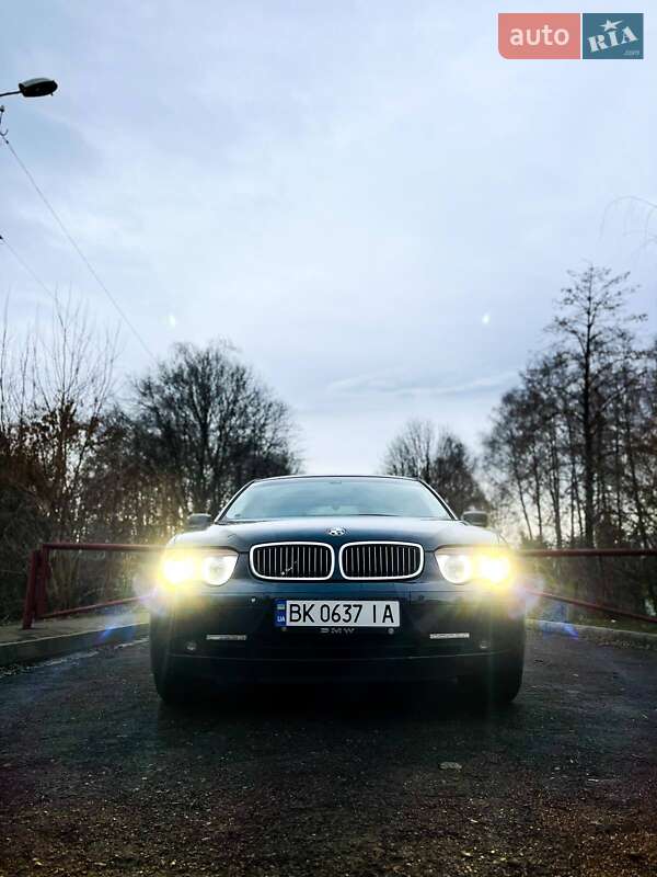 Седан BMW 7 Series 2003 в Дубні
