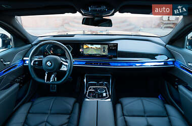 Седан BMW 7 Series 2024 в 