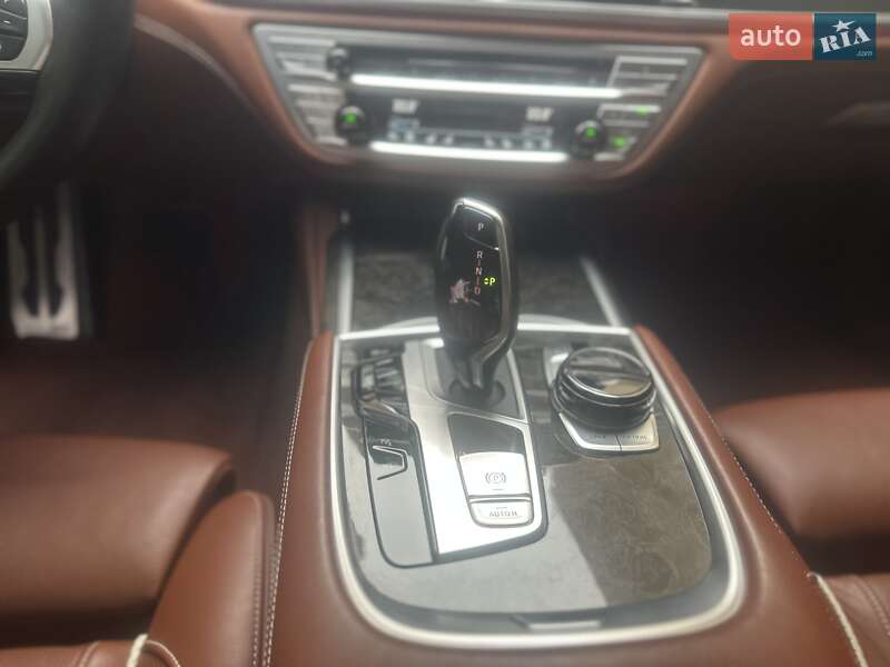 Седан BMW 7 Series 2017 в Одессе