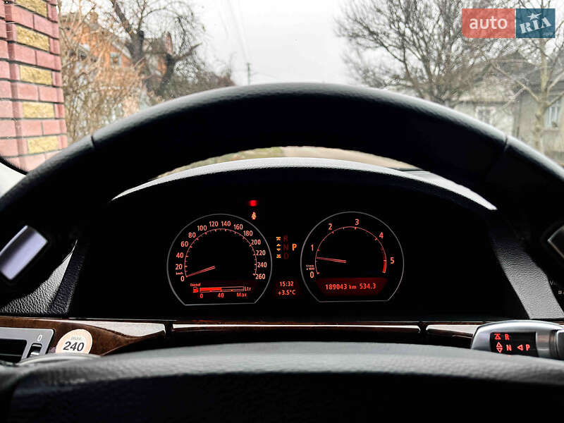 Седан BMW 7 Series 2003 в Дубні