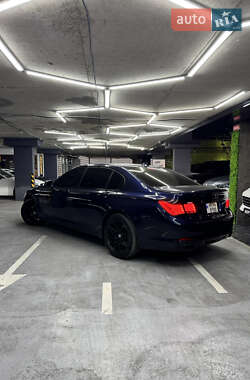 Седан BMW 7 Series 2012 в 
