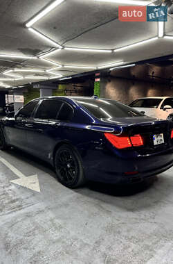 Седан BMW 7 Series 2012 в 
