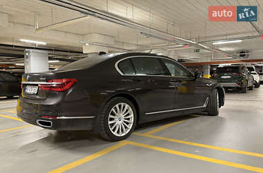 Седан BMW 7 Series 2016 в 