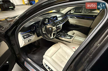 Седан BMW 7 Series 2016 в 