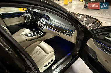Седан BMW 7 Series 2016 в 