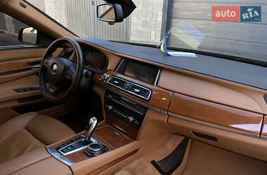 Седан BMW 7 Series 2013 в Рівному