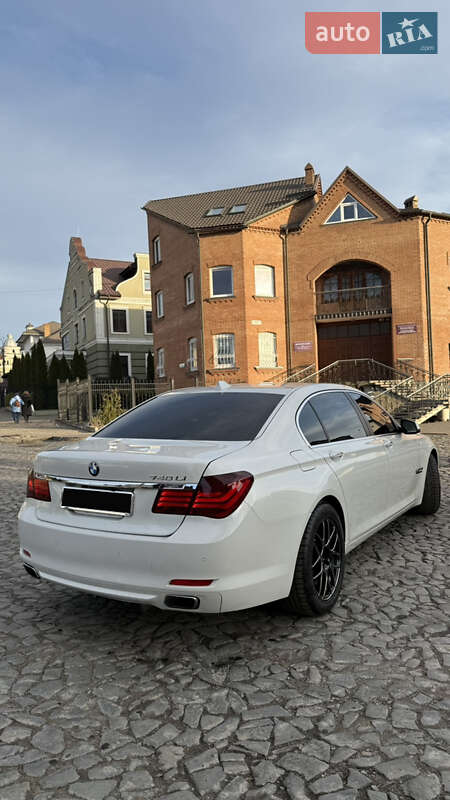 Седан BMW 7 Series 2010 в Луцке